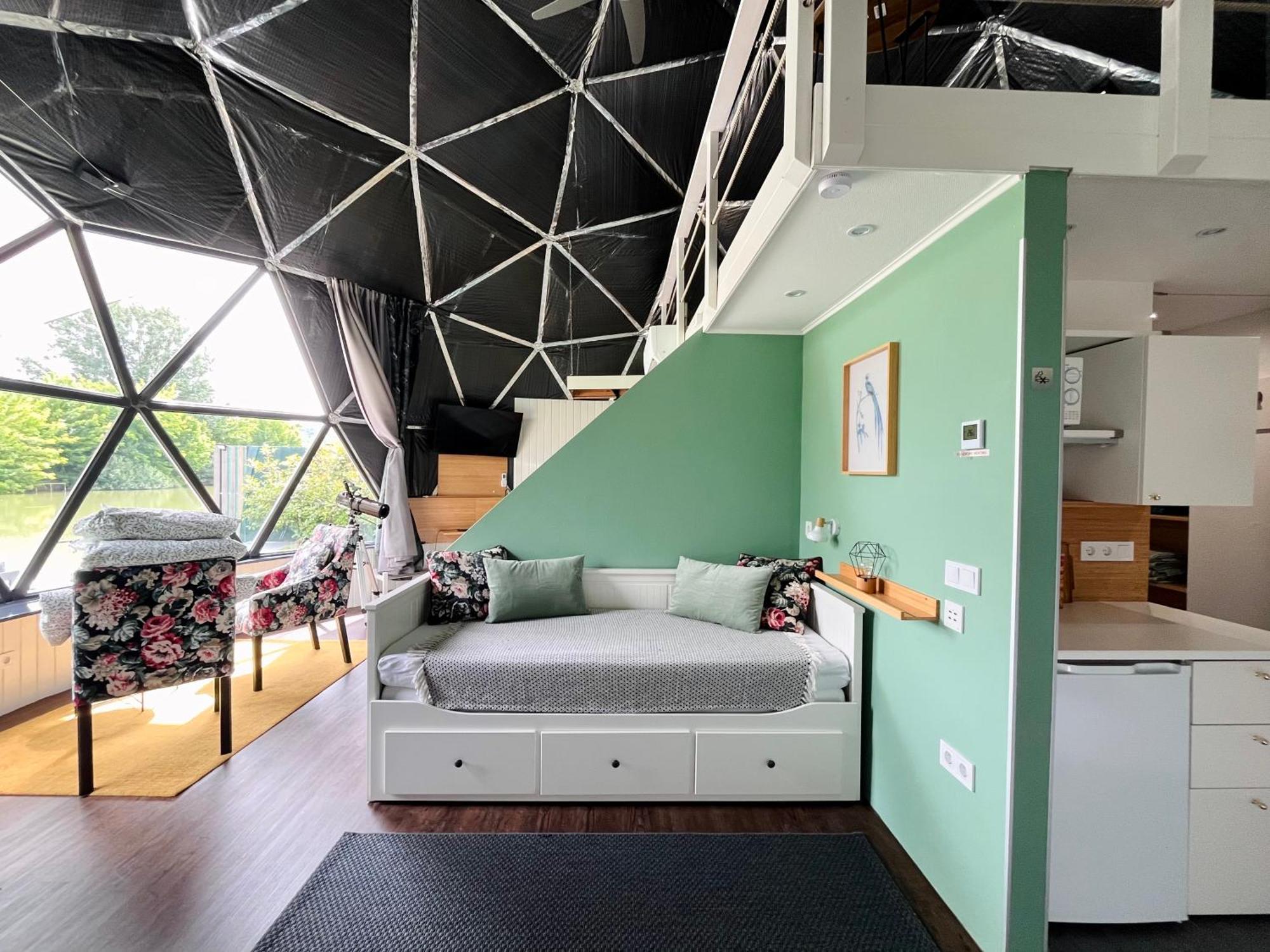 Domeglamping At Fishinglake Sagvar Exterior photo